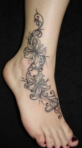 Tattoo Bein Fuss Blumen