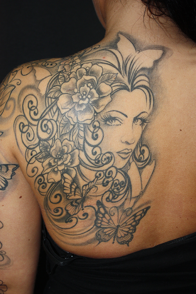 Tattoo Frauen Rücken