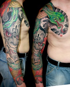 Tattoo Arm Brust Schlange Hennay Sleeve
