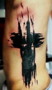 Tattoo Surreal Kreuz